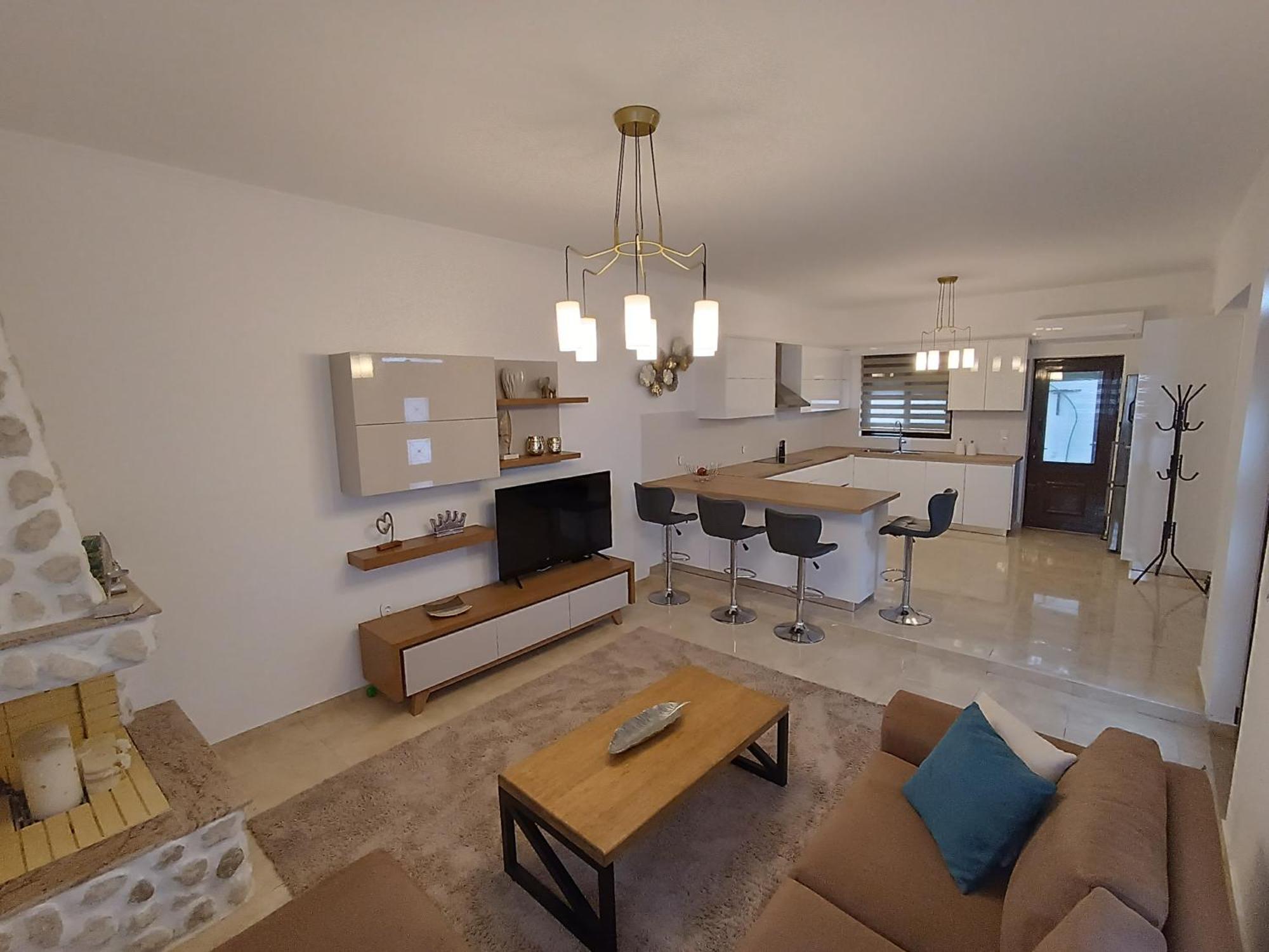Gina's Apartment Asklipiion